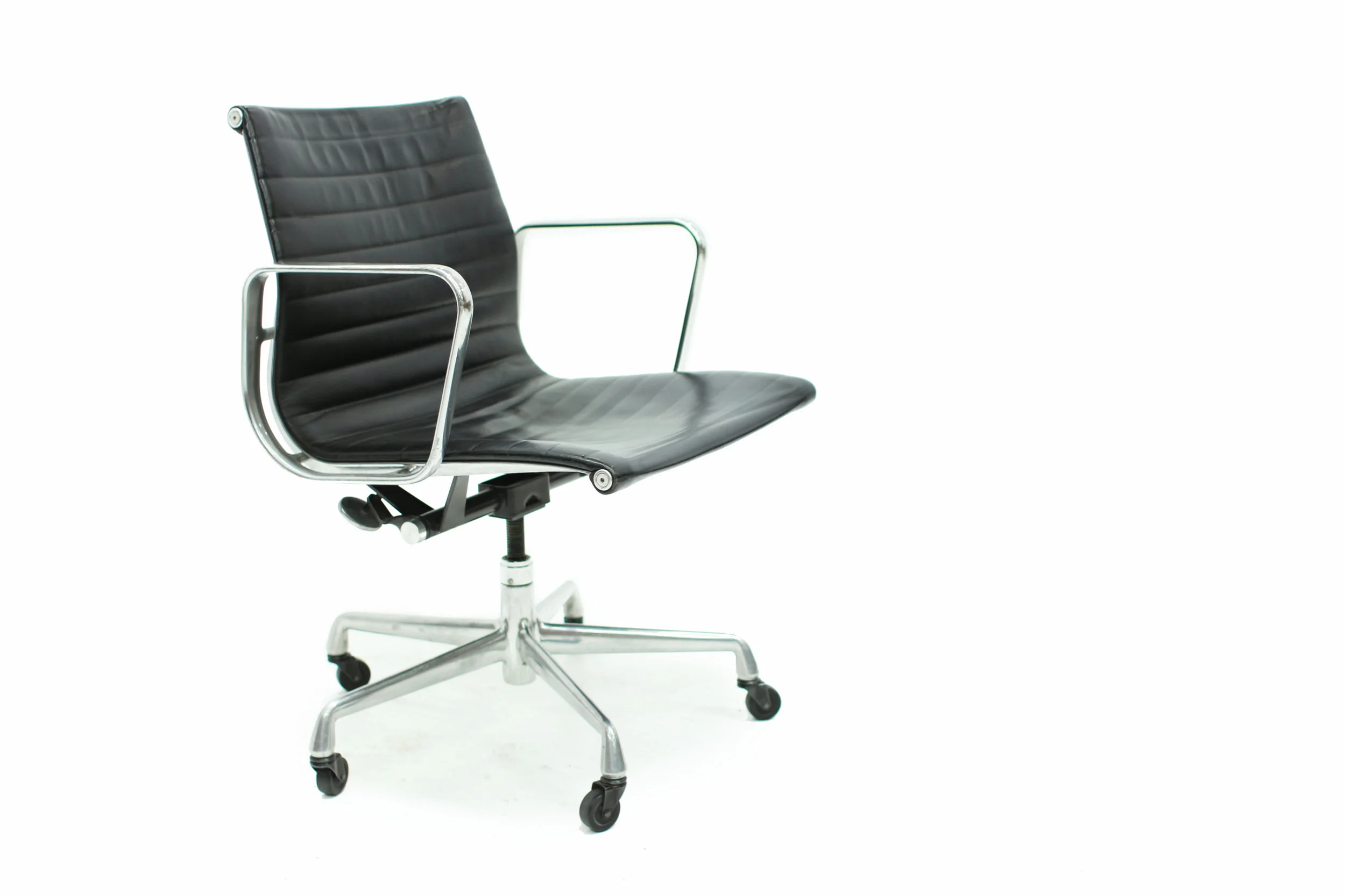 Vintage eames office chair 2025